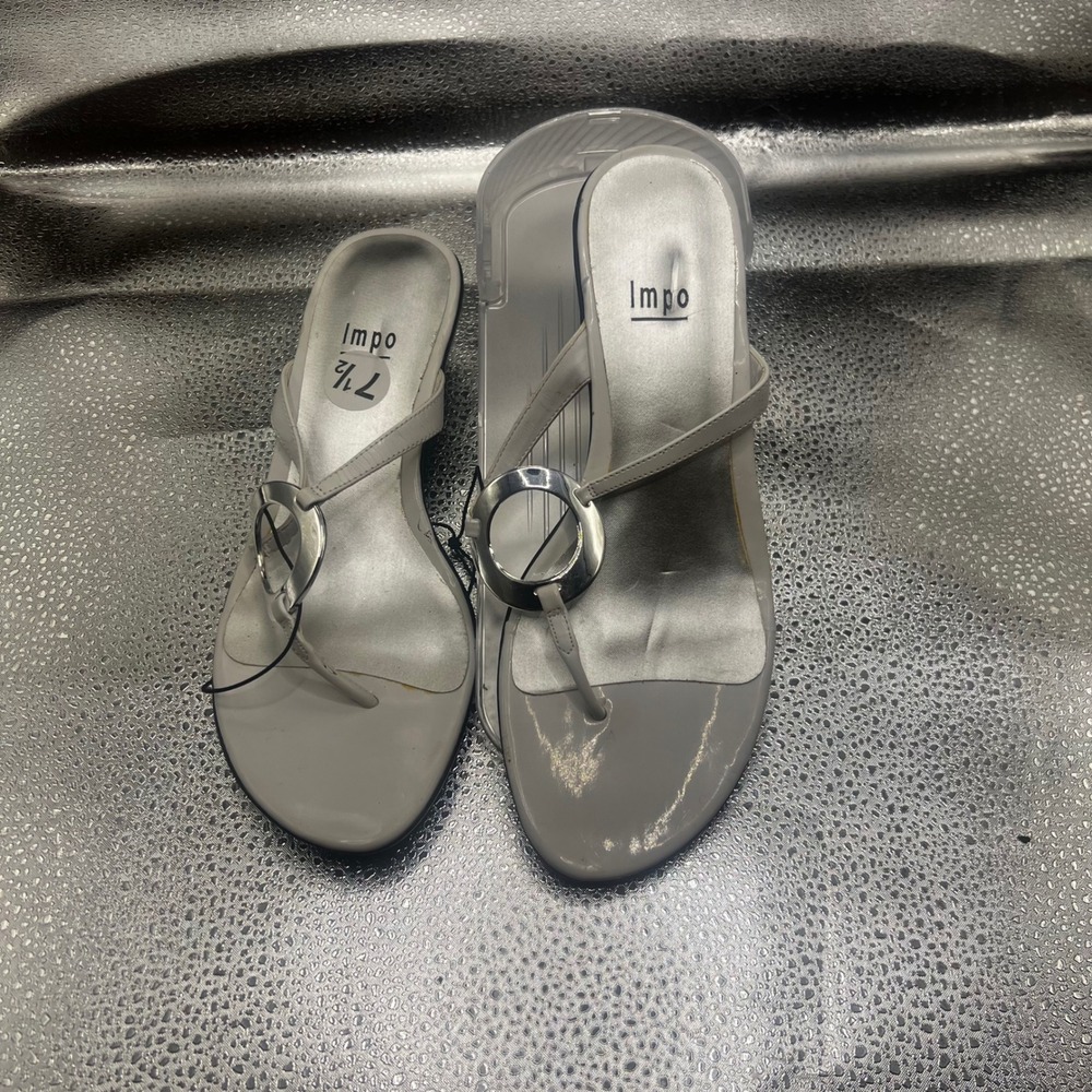 Impo Radiate Grey Patent Silver Ring Thong Kitten Heel Sandals Womens 7.5 M
